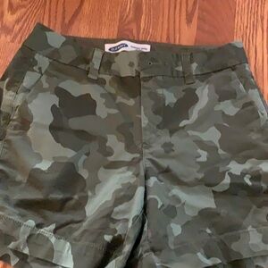 Old navy size 0 camo 2pockets